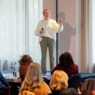 Joriene _ Academie _ Valk Houten